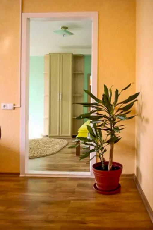 Apartment On Sobornyi Avenue Zaporizhia Exterior photo